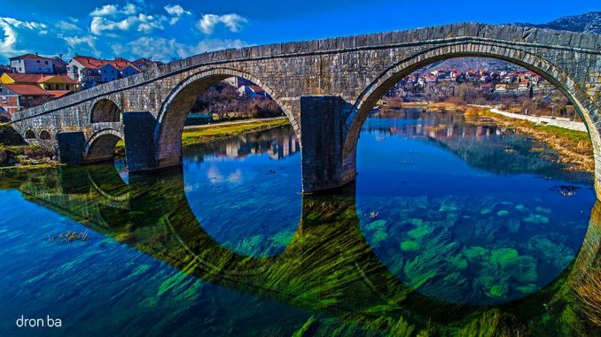 Leutar.net Pogledajte kako izgleda Arslanagića most snimljen dronom