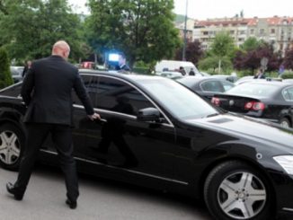 Leutar.net Službeni vozači domaćih političara: Navode na prostituciju, kradu dokazni materijal, tuku, ucjenjuju (VIDEO)