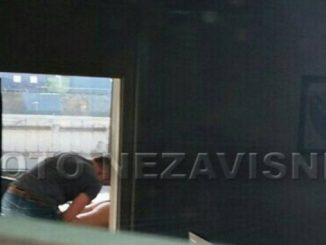 Leutar.net Skandal u UIO BiH: Polugolu radnicu Uprave kolega masirao u radno vrijeme