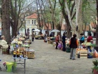 Leutar.net Uprava Trebinja namjerava da napokon uredi gradsku tržnicu: Pijačne tezge sklanjaju sa ulice