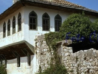 Leutar.net Ponovo se gradi Begova kuća