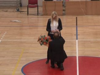 Leutar.net Košarkaška prosidba pred punim tribinama