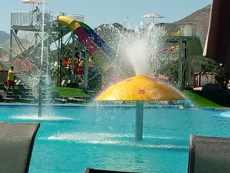 Leutar.net Juče je bilo vrelo u Aqua parku :-)