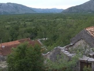 Leutar.net (VIDEO) VELIKI ČUDOTVORAC JE ROĐEN OVDJE: Pogledajte rodnu kuću VASILIJA OSTROŠKOG!