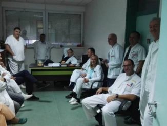 Leutar.net Pljušte ostavke doktora u Zvorniku, novinarima zabranjen ulazak u bolnicu