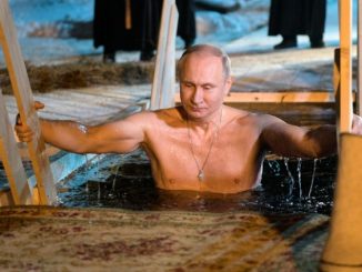 Leutar.net Putin se okupao u ledenoj bogojavljenskoj vodi (video)