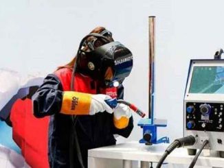 Leutar.net Ovo je najbolji varilac na svijetu, a kada skine masku svi zanijeme od ljepote