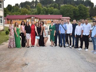 Leutar.net Nevesinjski maturanti rođeni 1989. godine proslavili 10 godina mature