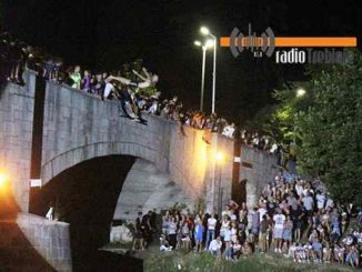 Leutar.net Na skokovima sa Kamenog mosta samo dva skakača