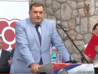 Leutar.net (VIDEO) Dodik penzionerima: Ko glasa za nas dobiće 100KM, ko ne glasa nek' vrati pare