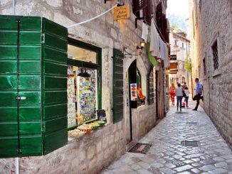 Leutar.net Teško da neko ko nije živeo u provinciji može da shvati taj zarobljeni, učmali duh