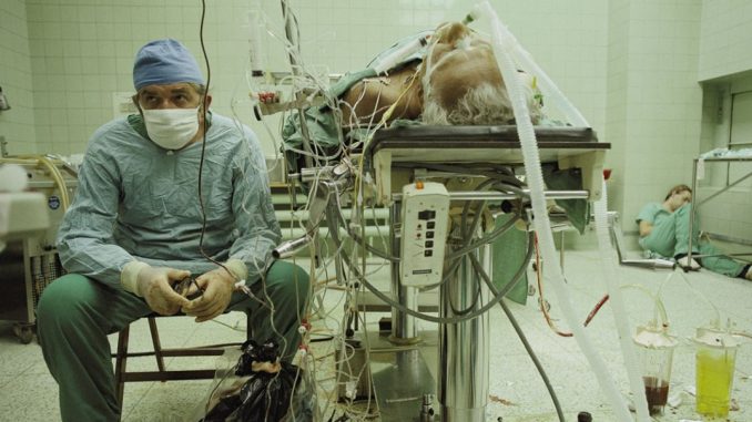Leutar.net Kako je fotografija hirurga koji je operisao 23 sata promijenila svijet