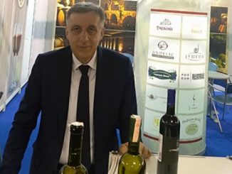 Leutar.net Zlatna diploma za "Žilavku Aćimović" VELIКI USPJEH VINARA IZ TREBINJA NA SAJMU "BEOVAJN" -