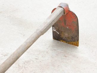 Leutar.net Kako se neki ozbiljniji mediji mogu i našaliti da se depresija liječi motikom?!