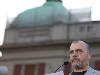 Leutar.net Nećemo tvoje Martinoviće, Rističeviće, Gojkovićke, Brnabićke: Nikola Kojo u Kragujevcu na protestu "1 od 5 miliona"