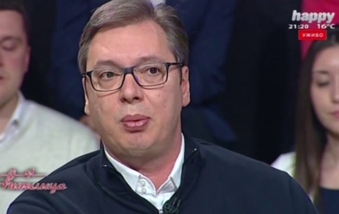 Leutar.net VUČIĆ ODLUČIO DA LIČNO OBIĐE SVE GRAĐANE KOJI NE GLEDAJU TELEVIZIJU