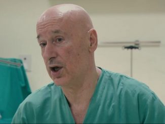 Leutar.net "Tri dana pred smrt dođu i pitaju: Doktore, kako da živim zdravo? - Pa najbolje ti je posipaj se pijeskom i navikavaj se na zemlju"