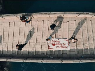 Leutar.net Mostar: Zaprosio djevojku na Starom mostu VIDEO