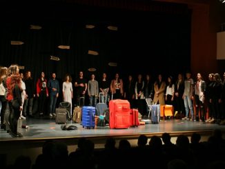 Leutar.net Trebinjski gimnazijalci ponovo zablistali na sceni – predstava “Koferi” dobila sve pohvale