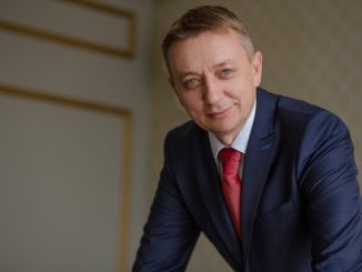 Leutar.net PREDUZETNIK GODINE Rusmir Hrvić zapošljava 4500 ljudi, izvozi u 27 zemalja svijeta: “Stimulans za radnika je plata, ali i benefiti mimo plate”
