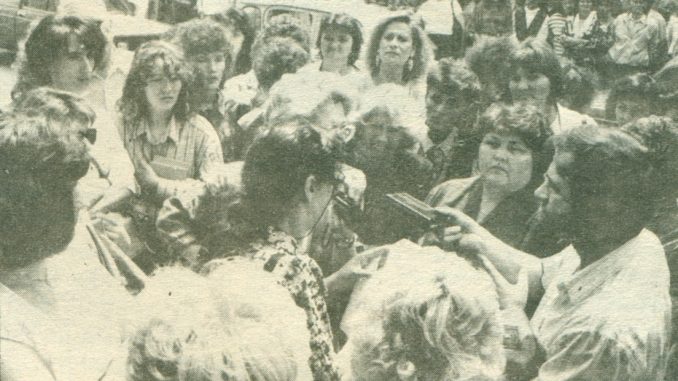 Leutar.net PROTESTNI SKUP ŽENA: SVI NA FRONT
