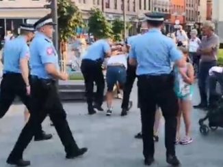 Leutar.net Petorica na jednog: Policajci oborili na zemlju i priveli starijeg Banjalučanina