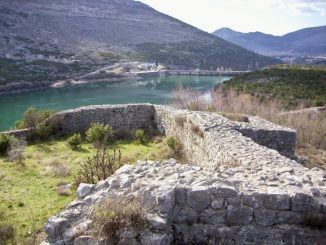 Leutar.net Stari grad Mičevac kod Trebinja: Legenda o zakopanom blagu i dalje živi, novac nije nađen