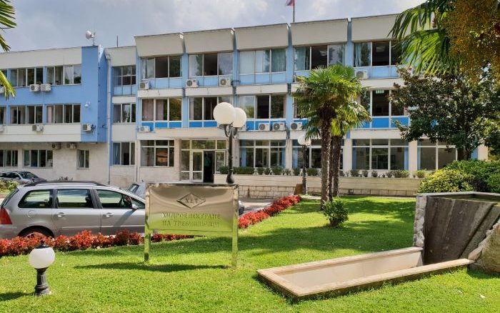 Leutar.net Zaposleni u HET-u dobro podnose izolaciju u krugu porodice jer se osjećaju kao da su na poslu