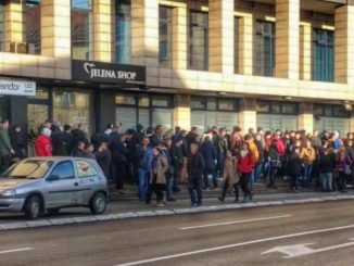 Leutar.net Oni su stajali u redovima ispred Konzulata Slovenije u Banjaluci: Evo šta kažu, zbog čega odlaze iz BiH?