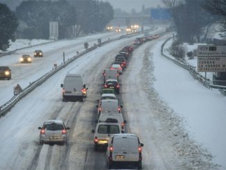 Leutar.net Snježna oluja u Francuskoj, bez struje 145.000 ljudi