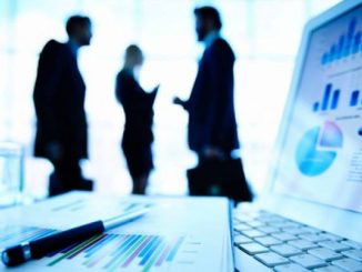 Leutar.net Kolike su plate direktora javnih preduzeća u RS?