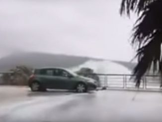 Leutar.net OLUJA U CRNOJ GORI Talasi uništili terase, voda prodirala u Stari grad u Budvi (VIDEO)