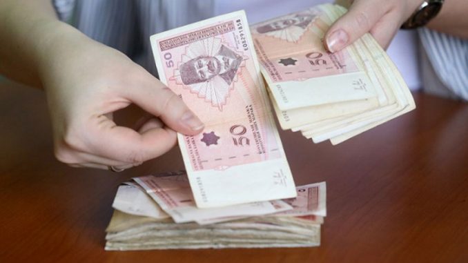 Leutar.net Građani iz straha ne troše, držva mora da podstakne potrošnju