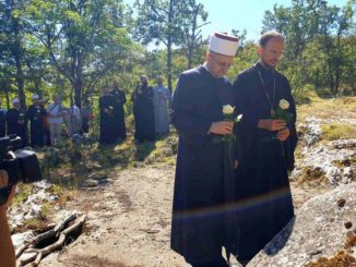 Leutar.net Vladika Dimitrije i mostarski muftija gestom poštovanja održali lekciju političkim vođama