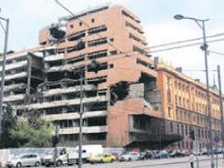 Leutar.net Grenelov prijedlog za Generalštab zatekao Vučića: Hoće da obnove zgrade koje su srušili