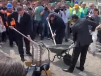 Leutar.net VUČIĆ POLOŽIO KAMEN TEMELJAC U KACU KUPUSA U VRNJAČKOJ BANJI