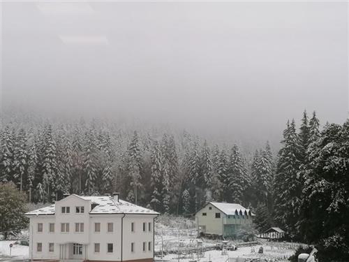 Leutar.net Prvi snijeg pao na Romaniji i Istočnom Drvaru (FOTO)