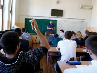 Leutar.net Pismo profesorke iz Srbije koje svi treba da pročitamo: Odgajamo zombi generacije!