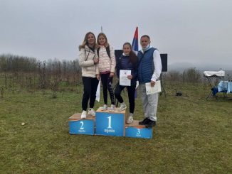 Leutar.net Zlato za Maru i srebro za Saru na Prvenstvu Republike Srpske u krosu