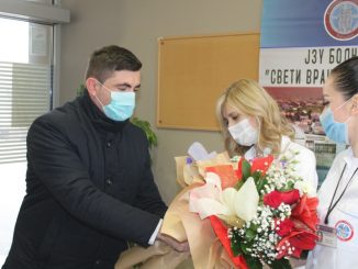 Leutar.net Gradonačelnik Bijeljine šest beba darovao sa po 500 KM