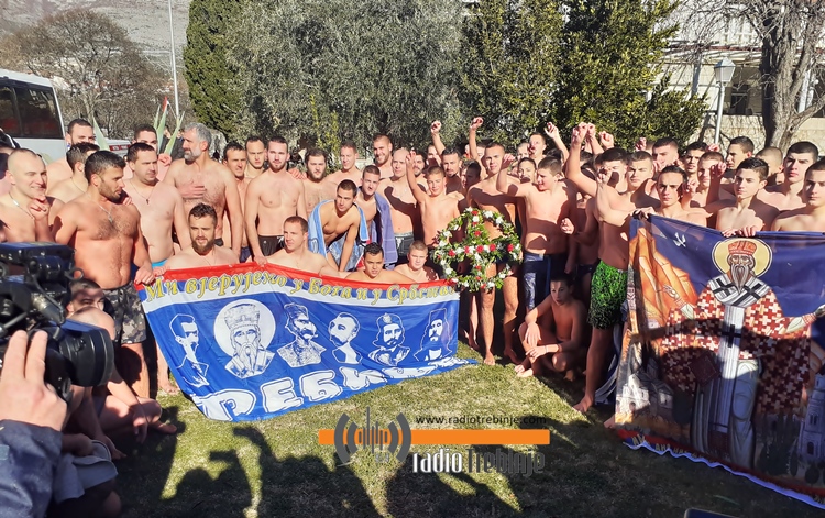 Leutar.net Bog se javi! Veljko Jovanović pobjednik tradicionalnog plivanja za Časni krst