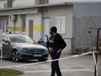 Leutar.net U Vodicama iz automatske puške ubijen poznati poduzetnik. Napadač je krvavi pohod nastavio i u Šibeniku gdje su smaknute još tri osobe