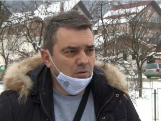 Leutar.net Učitelj podijelio paketiće djeci i zaradio prijavu (VIDEO)