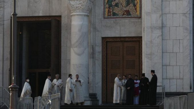 Leutar.net Izbor patrijarha: Liturgija u Hramu Svetog Save (FOTO)