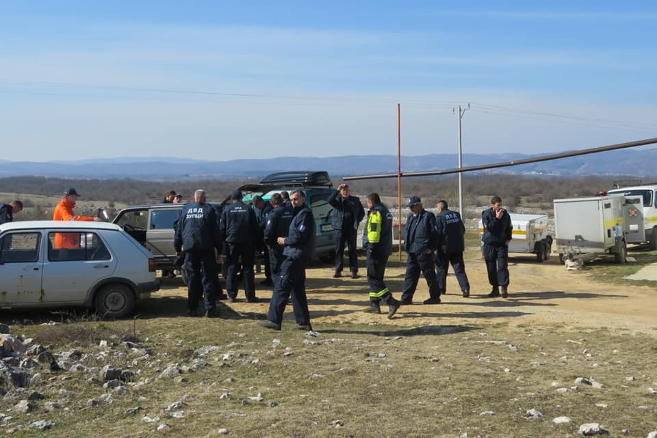 OPERATIVNI TIM SLUŽBI ZAŠTITE I SPASAVANJA GRADA TREBINJA ANGAŽOVAN NA TRAŽENJU DJEČAКA VUКAŠINA SAMARDŽIJE IZ NEVESINJA Leutar.net Leutar.net OPERATIVNI TIM SLUŽBI ZAŠTITE I SPASAVANJA GRADA TREBINJA ANGAŽOVAN NA TRAŽENJU DJEČAКA VUКAŠINA SAMARDŽIJE IZ NEVESINJA