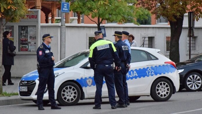 Leutar.net Bijeljina: Vozio bez kacige pa mu zbog neplaćenih kazni oduzet bicikl!