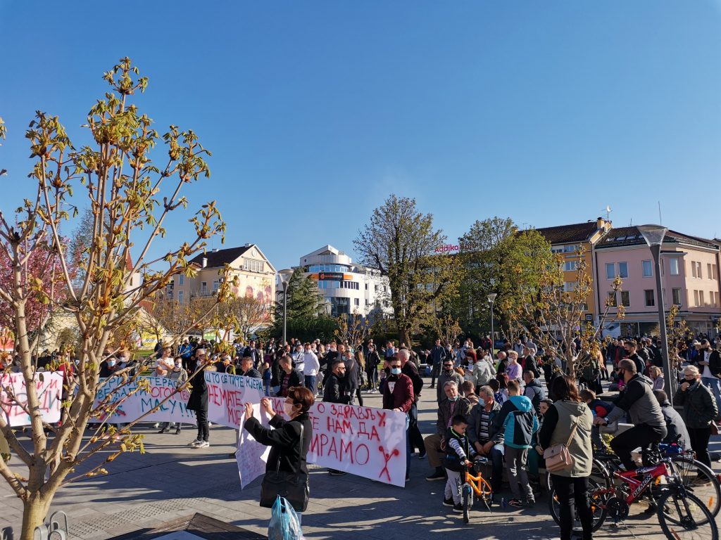 Leutar.net Protest u Banjaluci: Stanivuković se obratio okupljenima (FOTO)
