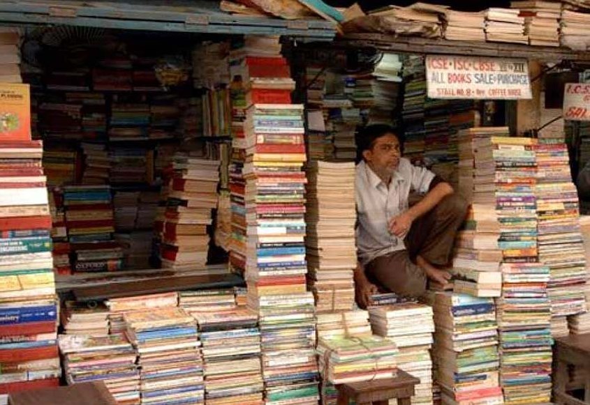 Leutar.net Na iračkoj pijaci knjige ostaju na ulici i noću – čitatelji ne kradu, a lopovi ne čitaju