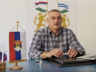 Leutar.net Bahati SDS-ov načelnik naručuje luksuznu limuzinu da lakše presreće druga vozila