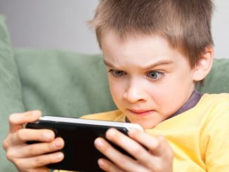 Leutar.net Ništa mu ne fali - ŠKOLA ga ne zanima, a kad igra video igrice on je miran
